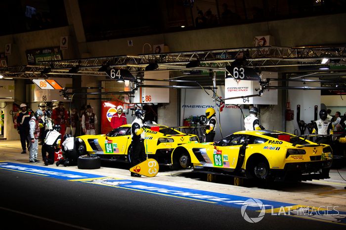 #64 Corvette Racing Chevrolet Corvette C7.R: Oliver Gavin, Tommy Milner, Marcel Fassler, #63 Corvette Racing Chevrolet Corvette C7.R: Jan Magnussen, Antonio Garcia, Mike Rockenfeller