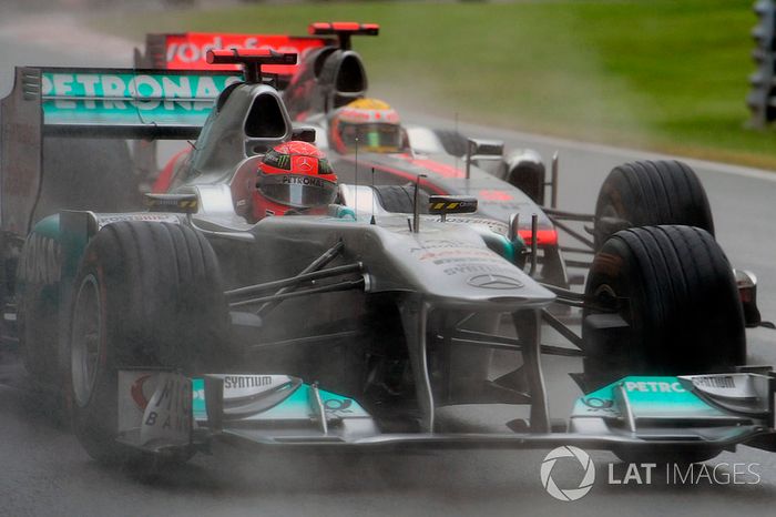 Michael Schumacher, Mercedes AMG F1 W02, Lewis Hamilton, McLaren MP4-26