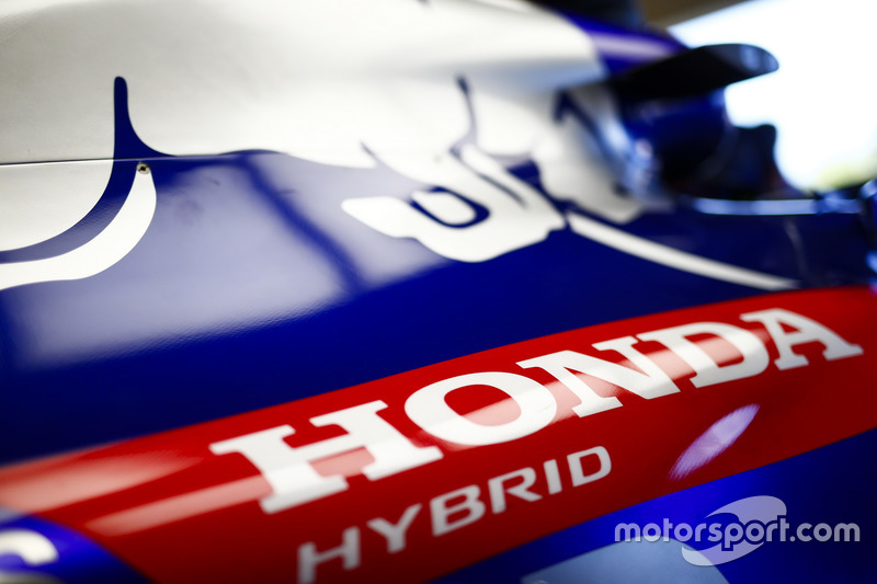 Bodywork of the Toro Rosso STR13