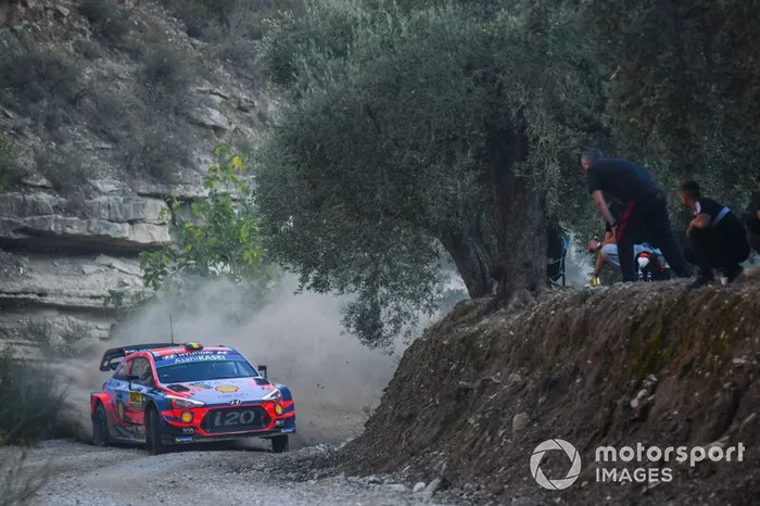 Thierry Neuville, Nicolas Gilsoul, Hyundai Motorsport Hyundai i20 Coupe WRC