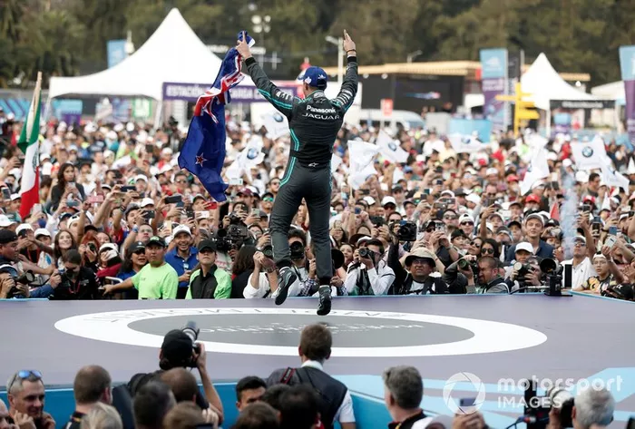 Race winner Mitch Evans, Jaguar Racing celebrates on the podium