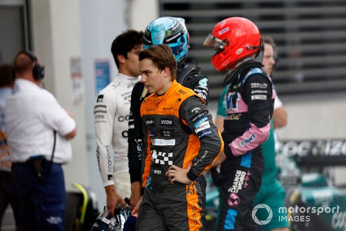 Oscar Piastri, McLaren, George Russell, Mercedes-AMG, Esteban Ocon, Alpine F1 Team, en Parc Ferme