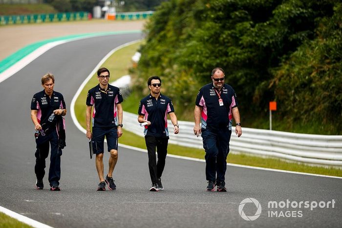 Sergio Perez, Racing Point, recorre la pista