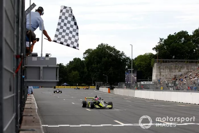 Ganadora de la carrera Marta García