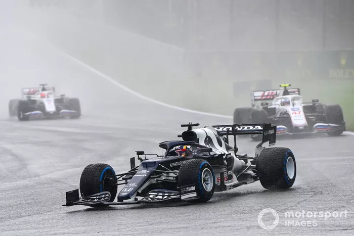 Yuki Tsunoda, AlphaTauri AT02, Mick Schumacher, Haas VF-21, Nikita Mazepin, Haas VF-21