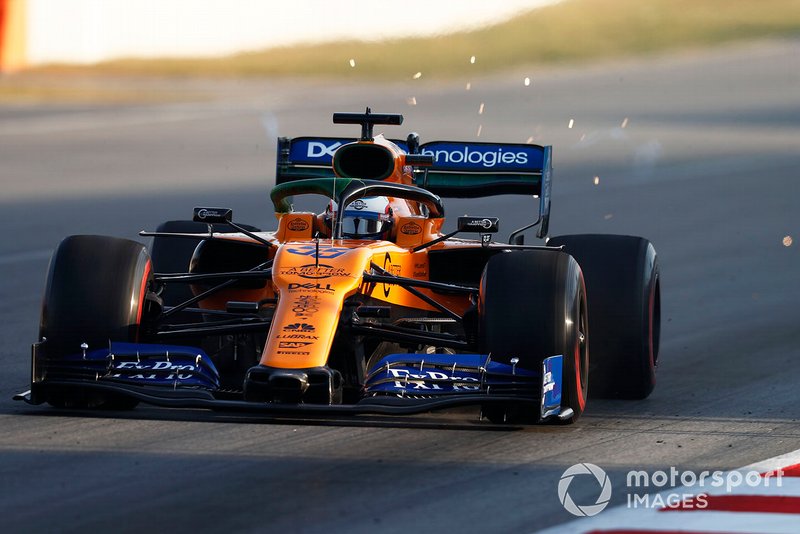 Carlos Sainz Jr., McLaren MCL34 lâche des étincelles