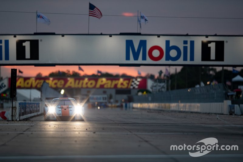#86 Gulf Racing Porsche 911 RSR: Michael Wainwright, Ben Barker, Thomas Preining
