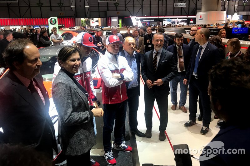 Antonio Giovinazzi, Kimi Raikkonen e Frederic Vasseur, Alfa Romeo Racing
