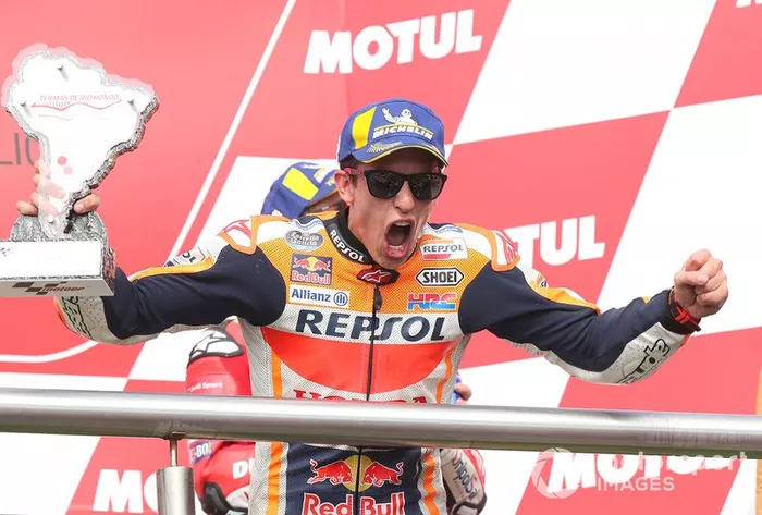 Podio: Marc Márquez, ganador de la carrera