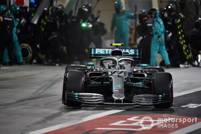 Valtteri Bottas, Mercedes AMG W10, sale de en pits