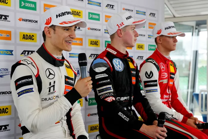 Conferenza stampa, Alex Palou, Hitech Bullfrog GP Dallara F317 - Mercedes-Benz, Jüri Vips, Motopark Dallara F317 - Volkswagen, Mick Schumacher, PREMA Theodore Racing Dallara F317 - Mercedes-Benz