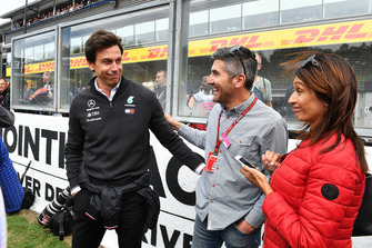 Toto Wolff, Mercedes AMG F1 Direktörü ve Esteban Ocon'un babası, gridde