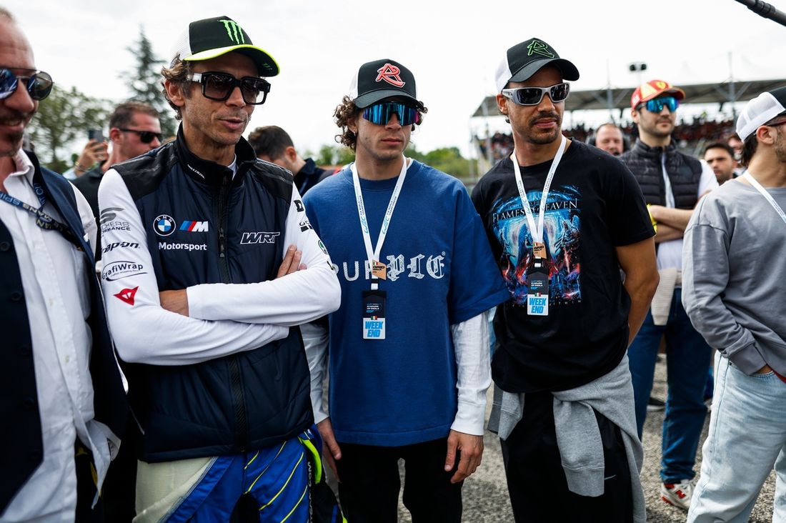 #46 Team WRT BMW M4 LMGT3: Valentino Rossi con Marco Bezzecchi y Franco Morbidelli