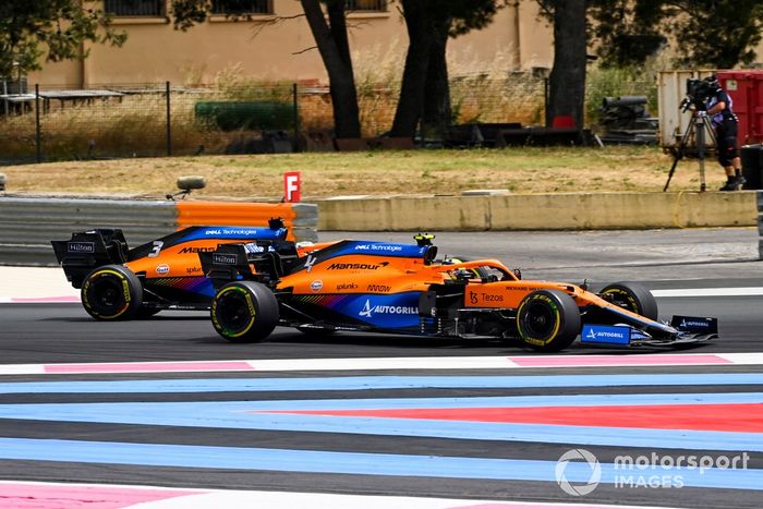 Lando Norris, McLaren MCL35M, Daniel Ricciardo, McLaren MCL35M