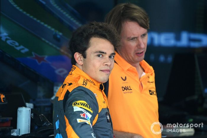 Nyck de Vries, McLaren