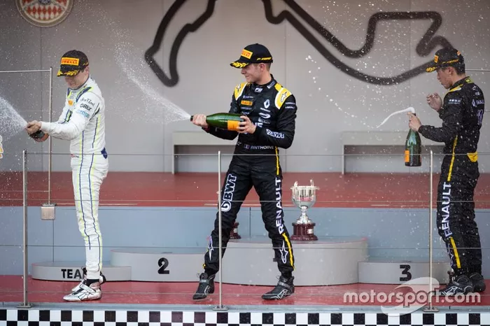 Guanyu Zhou, UNI Virtuosi Racing Anthoine Hubert, Arden Louis Deletraz, Carlin 