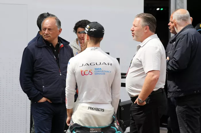 Frédéric Vasseur, jefe de Alfa Romeo Racing, Sam Bird, Jaguar Racing, Jaguar I-Type, Zak Brown, CEO de McLaren F1