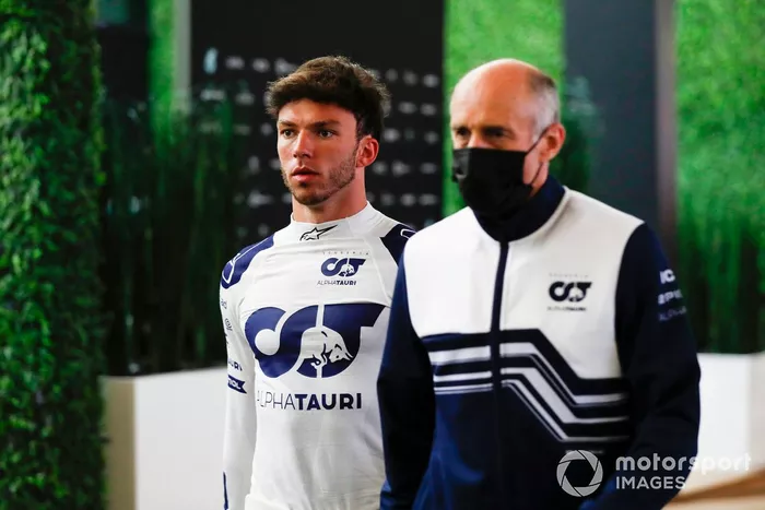 Pierre Gasly, Scuderia AlphaTauri, Franz Tost, director del equipo, Scuderia AlphaTauri