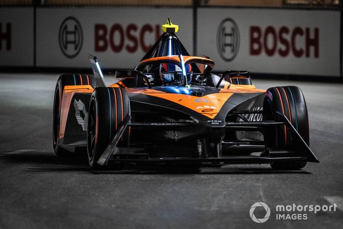 Jake Hughes, McLaren, e-4ORCE 04