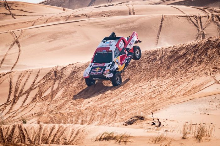 #201 Toyota Gazoo Racing Toyota: Nasser Al-Attiyah, Matthieu Baumel