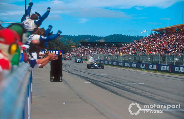 El ganador Nigel Mansell, Williams FW16B