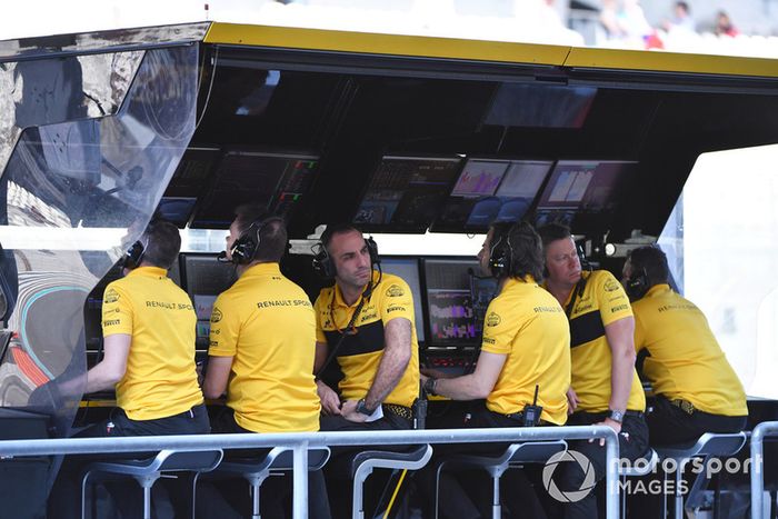 Renault: 1.064.269 euros (1.212.131 dólares)