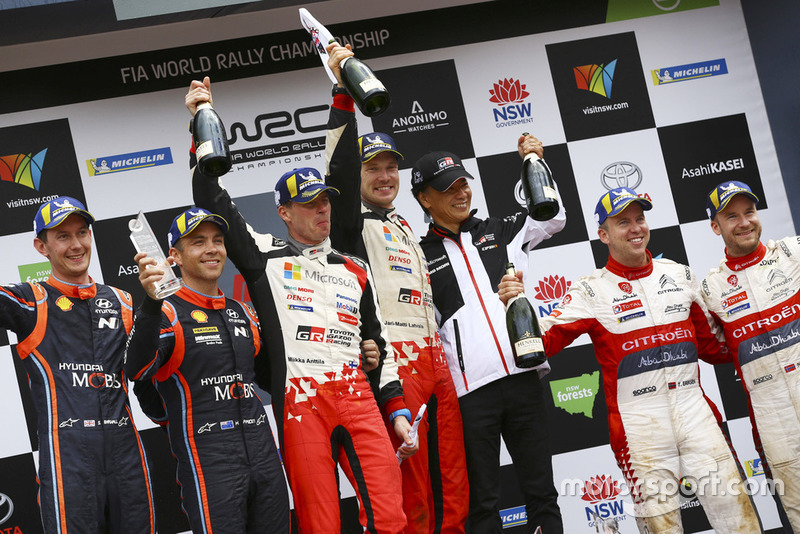 Les vainqueurs Jari-Matti Latvala, Miikka Anttila, Toyota Gazoo Racing, les deuxièmes Hayden Paddon, Sebastian Marshall, Hyundai Motorsport, les troisièmes Mads Ostberg, Torstein Eriksen, Citroën World Rally Team