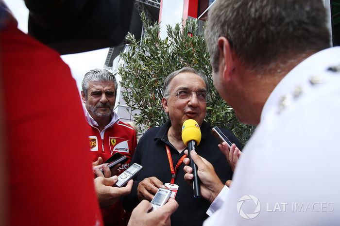 Sergio Marchionne, Director Ejecutivo, Chrysler Fiat y Presidente de Ferrari, es entrevistado junto a Maurizio Arrivabene, director del equipo Ferrari