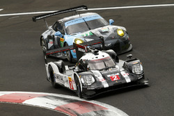 #2 Porsche Team Porsche 919 Hybrid: Romain Dumas, Neel Jani, Marc Lieb, #77 Dempsey Proton Competiti