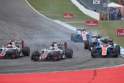 Esteban Gutierrez, Haas F1 Team VF-16; Romain Grosjean, Haas F1 Team VF-16; and Pascal Wehrlein, Manor Racing MRT05 at the start of the race