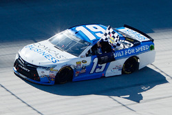 Sieger Carl Edwards, Joe Gibbs Racing Toyota