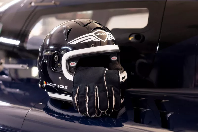 Helmet of Jacky Ickx, Genesis Magma Racing