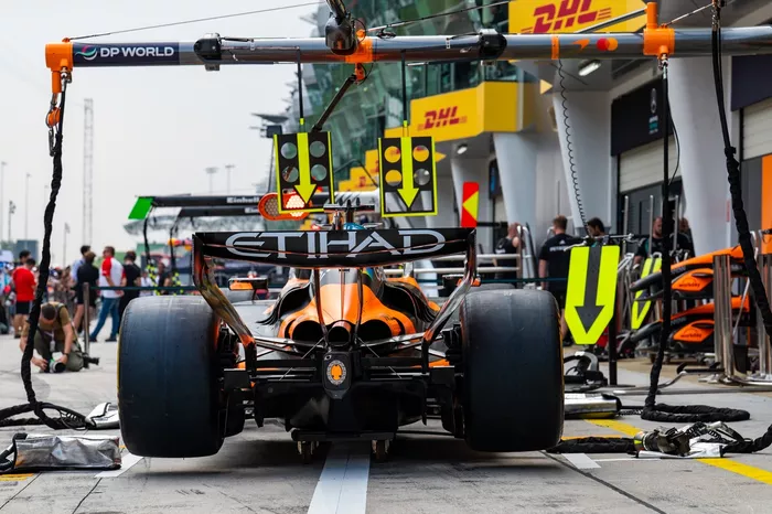 Oscar Piastri, McLaren pit stop practice