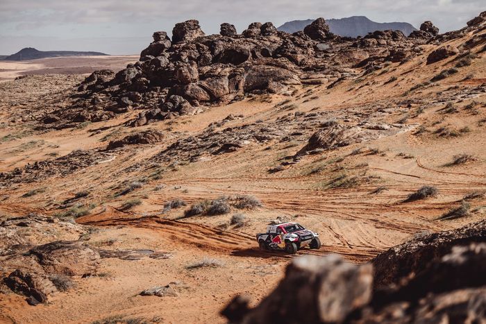 #200 Toyota Gazoo Racing Toyota: Nasser Al-Attiyah, Mathieu Baumel