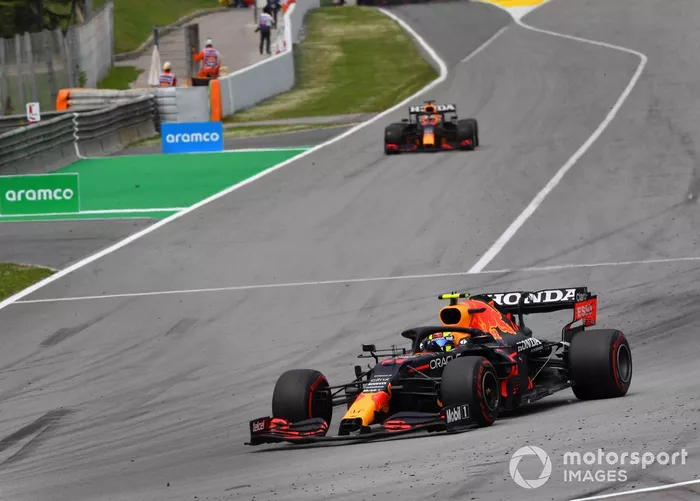 Sergio Pérez, Red Bull Racing RB16B, Max Verstappen, Red Bull Racing RB16B