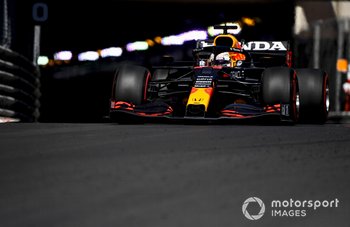 Verstappen snelste in derde training Monaco, Schumacher en Latifi crashen