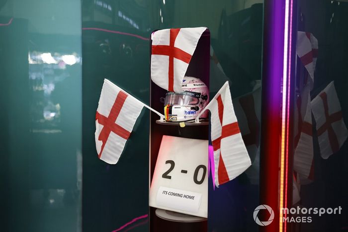 Ambiente en el box del Aston Martin