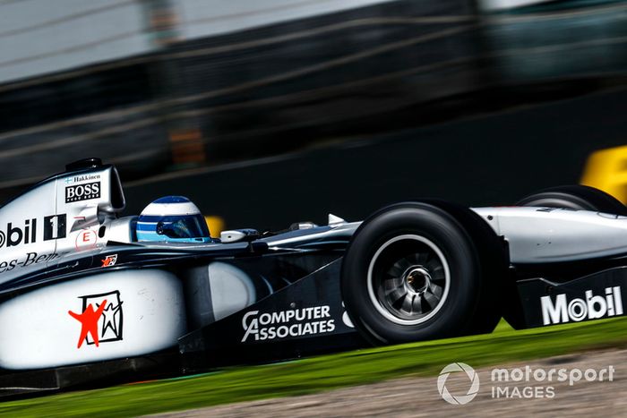 Mika Hakkinen, McLaren MP4-13 Leyendas F1 30 aniversario 