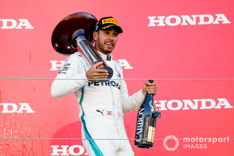 Lewis Hamilton újabb győzelme, ezúttal Szuzukában