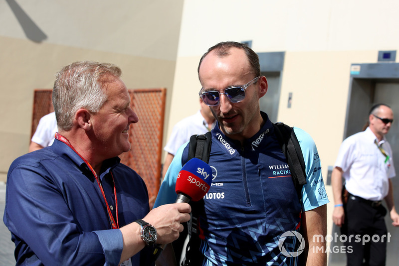 Johnny Herbert, Sky TV talks with Robert Kubica, Williams 