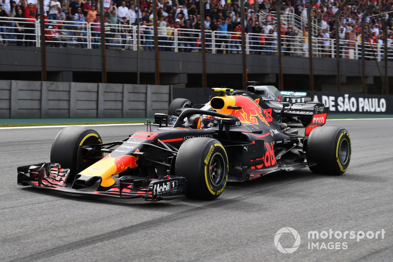 Max Verstappen, Red Bull Racing RB14 ve Lewis Hamilton, Mercedes-AMG F1 W09 EQ Power+
