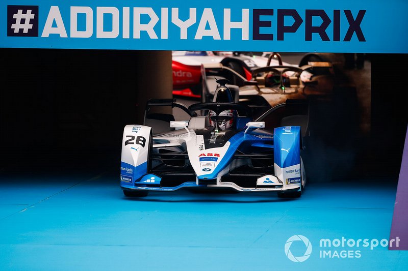 Antonio Felix da Costa, BMW I Andretti Motorsports, BMW iFE.18, parcheggia davanti al podio