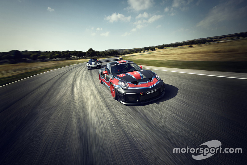 Автомобиль Porsche 911 GT2 RS Clubsport