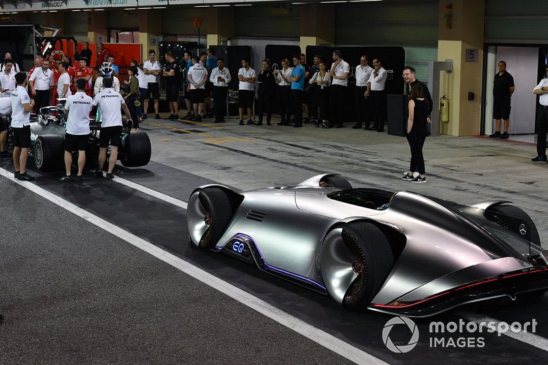 Le concept-car Mercedes-Benz EQ Silver Arrow