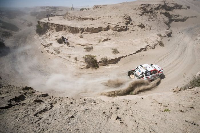 #302 Toyota Gazoo Racing Toyota Hilux: Giniel de Villiers, Dirk von Zitzewitz