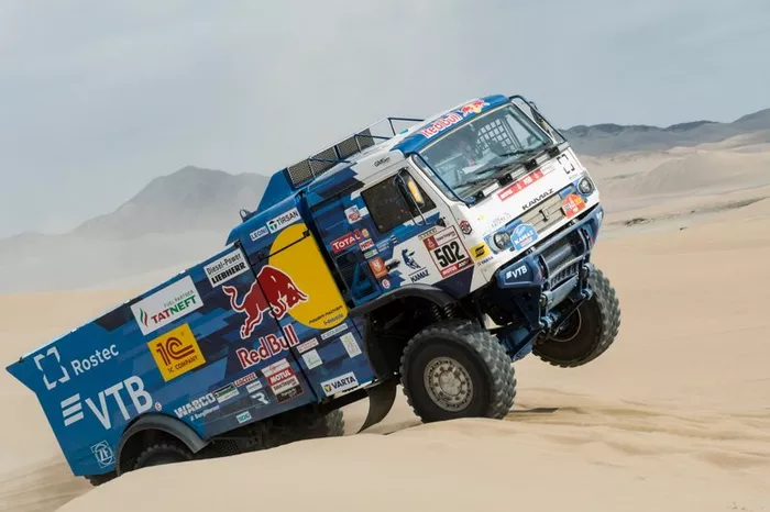 #502 Team Kamaz Master: Ayrat Mardeev, Akhmet Galiautdinov, Dmitry Svistunov