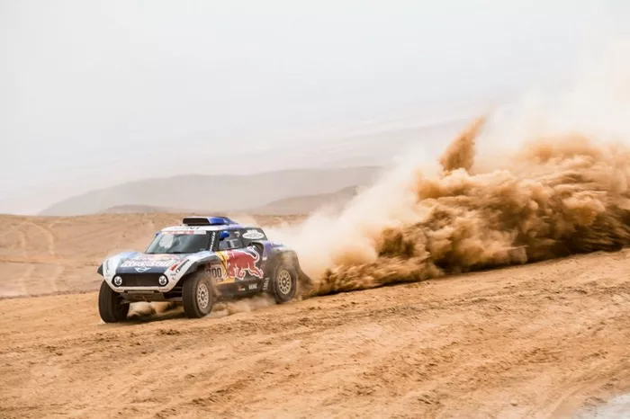 #300 X-Raid Mini JCW Team: Carlos Sainz, Lucas Cruz