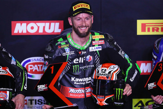 Tom Sykes, Kawasaki Racing takes pole position