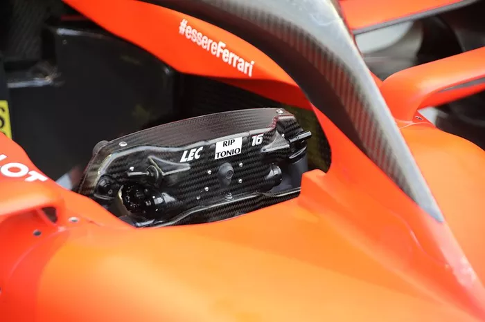 Cockpit del Ferrari SF90