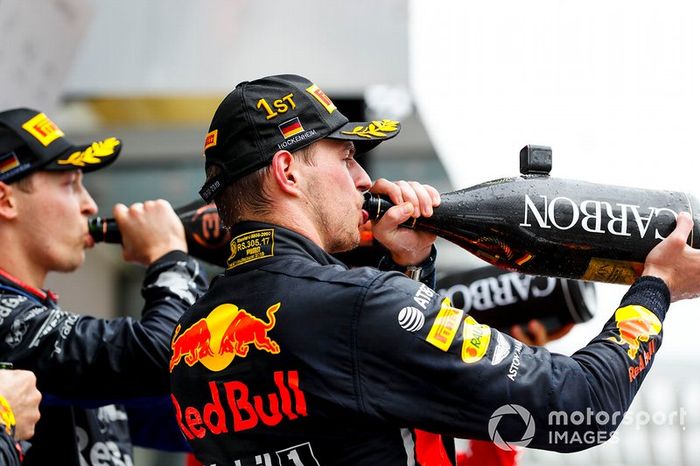 Podio: ganador de la carrera Max Verstappen, Red Bull Racing